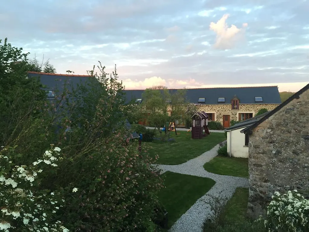 Emerald Coast Gites And Lodge Hénansal Francie